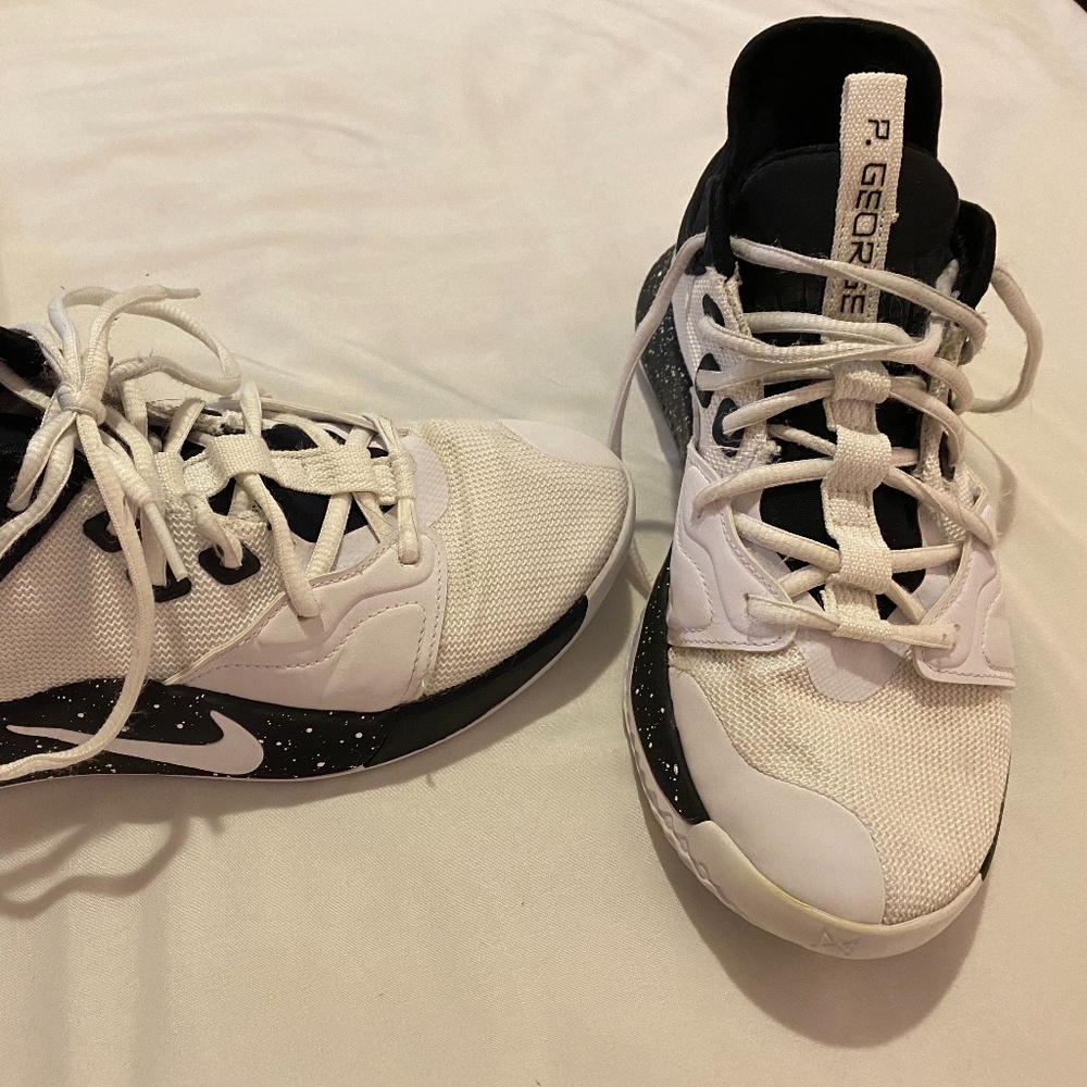 Paul George basketball shoes